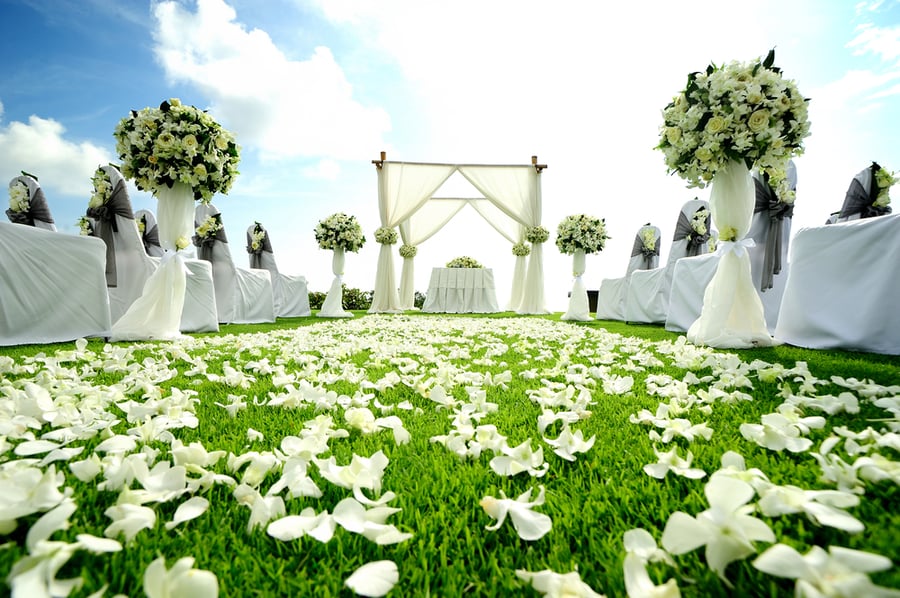 הזוג ביטל את החתונה בגלל המצב הביטחוני – האם יפצה את גן האירועים?