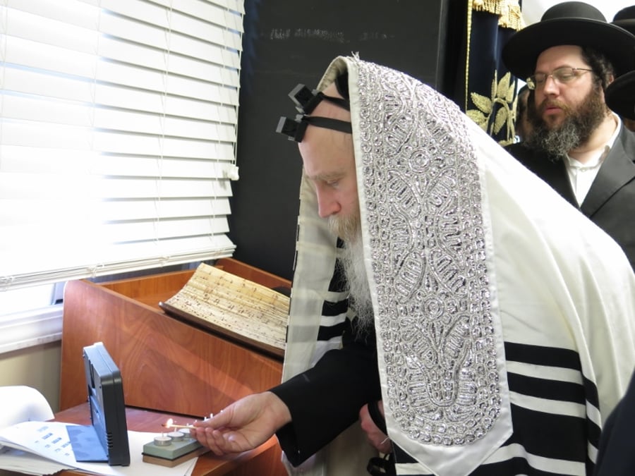 תיעוד: המקובל רבי יצחק מאיר מורגנשטרן בסעודת ראש חודש במונסי