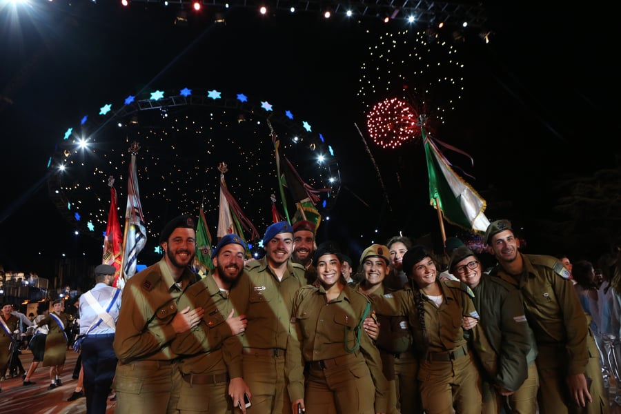 גלרית ענק: טקס יום העצמאות בהר הרצל