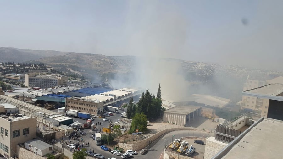 צפו בווידאו: השוק הסיטונאי בירושלים עולה באש