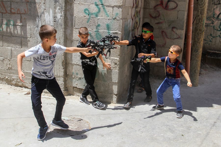 המשחק של ילדי עזה: רובים • צפו בתמונות