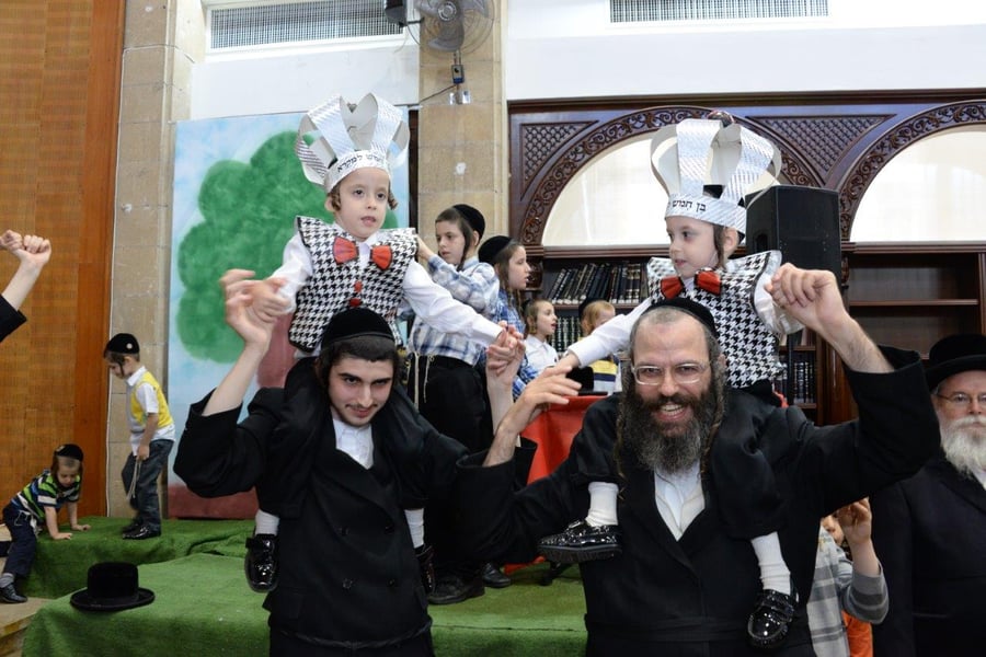 מסיבת חומש לילדי בעלזא בחיפה | גלריה