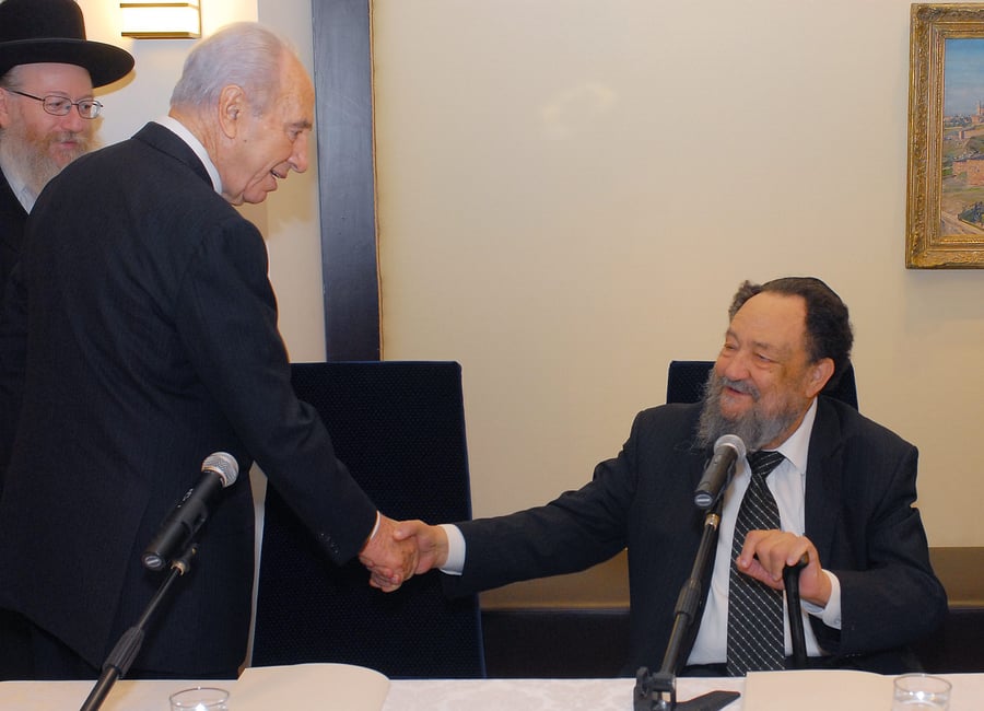 פרס בפגישה עם הרב אברהם רביץ ז"ל לבחירת מועמד להקמת ממשלה ב-2008