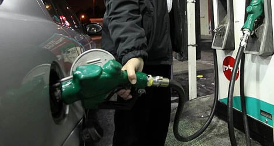 מחיר הדלק יוזל החל ממחר ב-7 אגורות