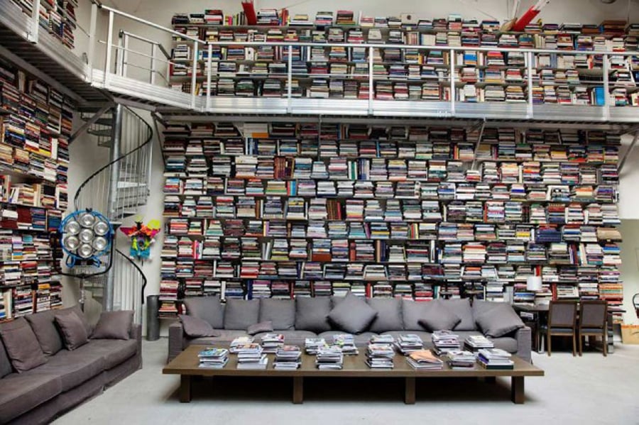 11 ספריות ביתיות שתולעי ספרים לא ירצו לעזוב