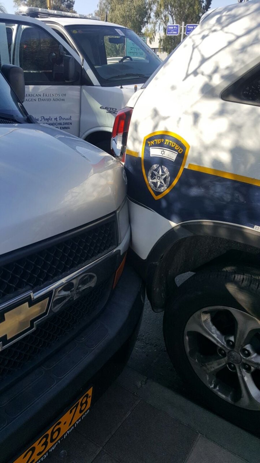 הנהג התעלף השוטר עצר את הרכב בניידת