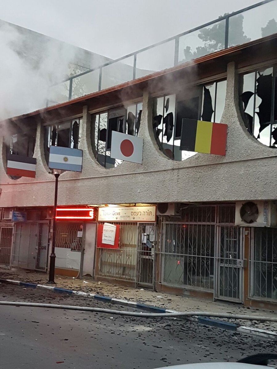 שריפה פרצה במלון 'המצודה' בצפת; 16 נפצעו קל ובינוני