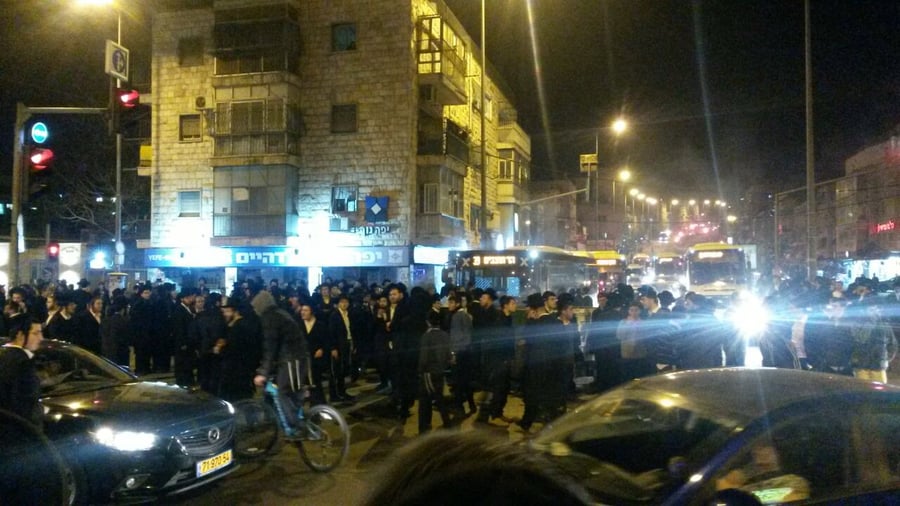 מהומות ליליות בירושלים: שלושה נעצרו; שוטרים נפצעו