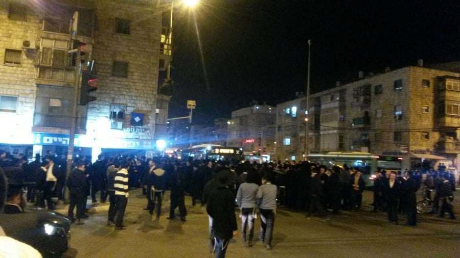 מהומות ליליות בירושלים: שלושה נעצרו; שוטרים נפצעו