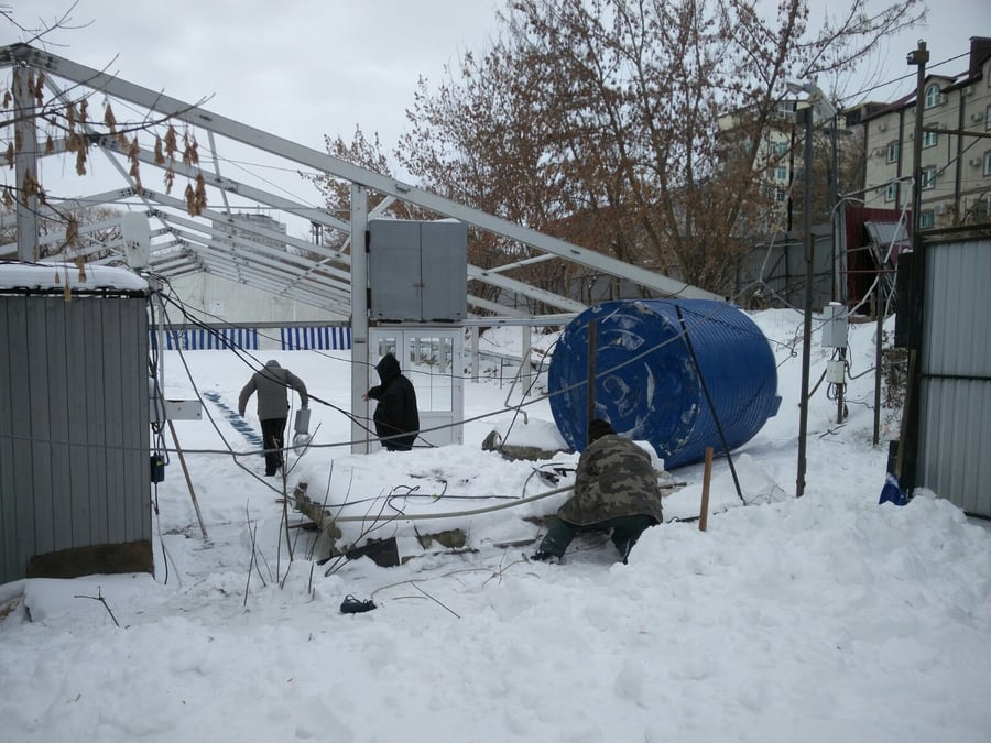 סוער באומן: פועלי העירייה הרסו אוהל לשינה