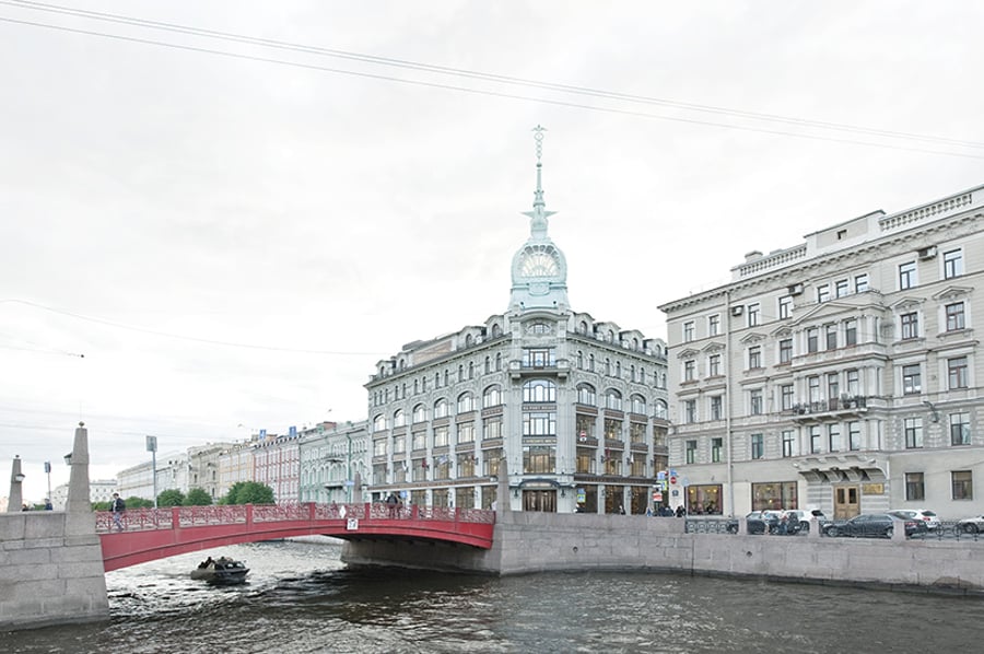 חנות בסנט פטרבורג מציעה חדר לצילום הסלפי המושלם