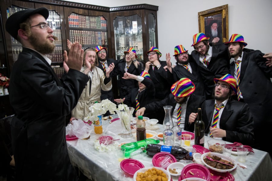גלריה: חגיגת שושן פורים ברחובות ירושלים