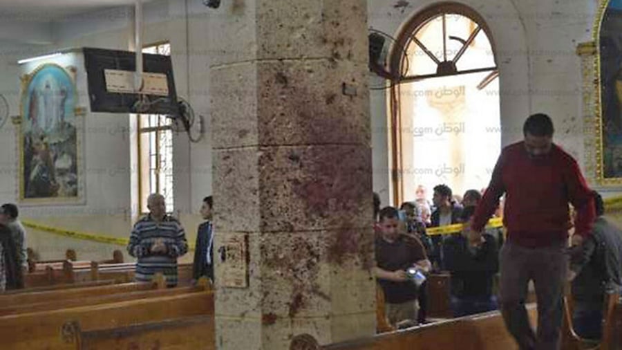 מוסלמים נגד נוצרים: עשרות הרוגים במתקפת טרור בכנסיות מצרים. צפו