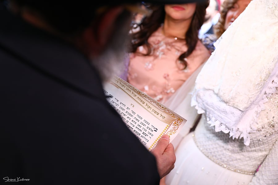 חופה יוצאת דופן: זוג חסידי התחתן בטיימס סקוור