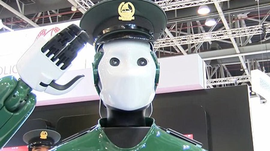 קנסות והלשנות: הרובוט המשטרתי בדובאי