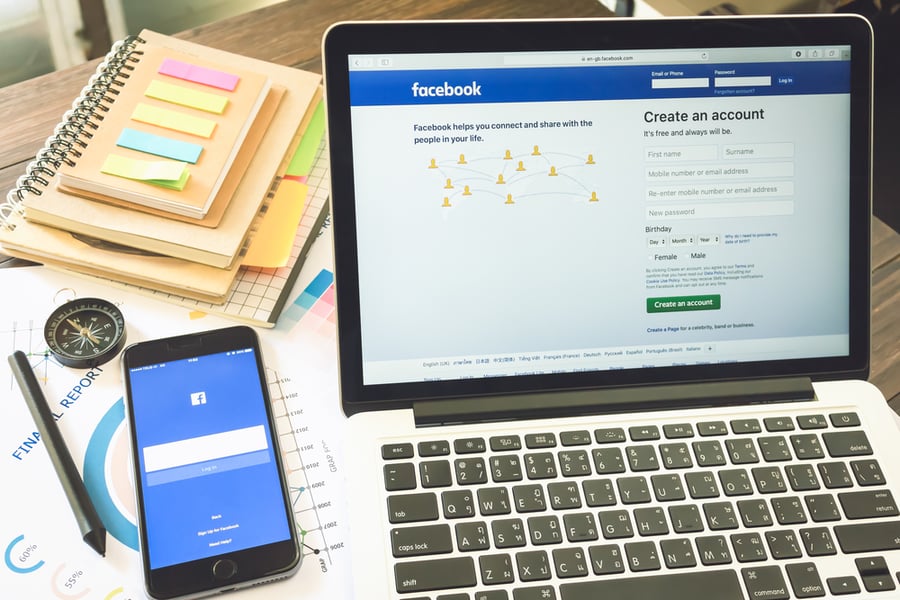 הגארדיאן: פייסבוק תתעלם מהכחשת שואה