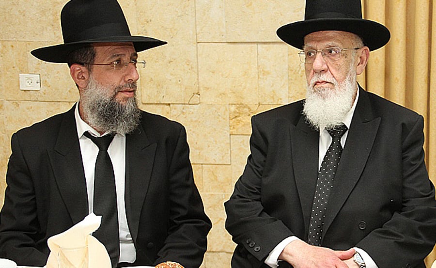 הרב יעקב כהן עם אביו נשיא המועצת