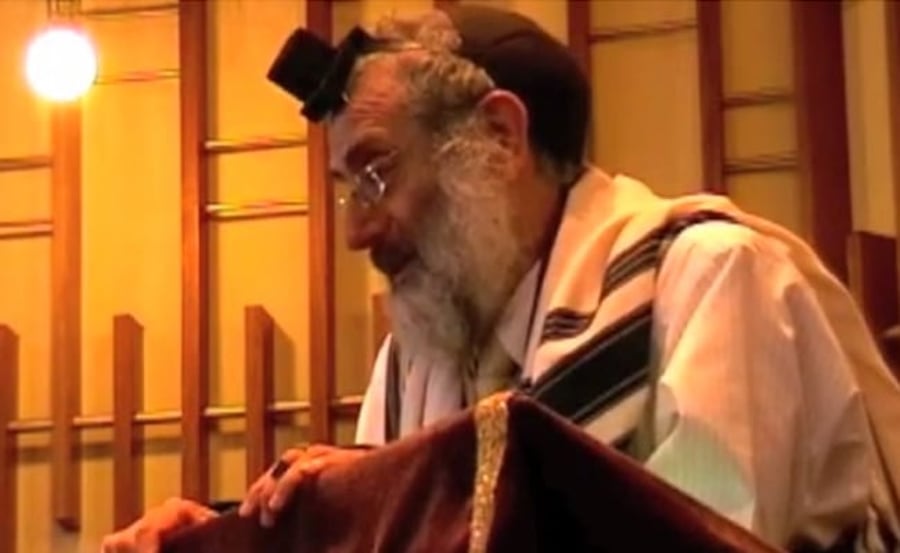 הרב מילקי, בבית הכנסת