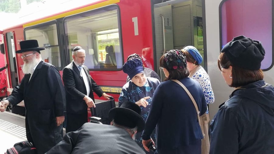 תיעוד: הרבנית מבעלזא יצאה לנופש בשוויץ