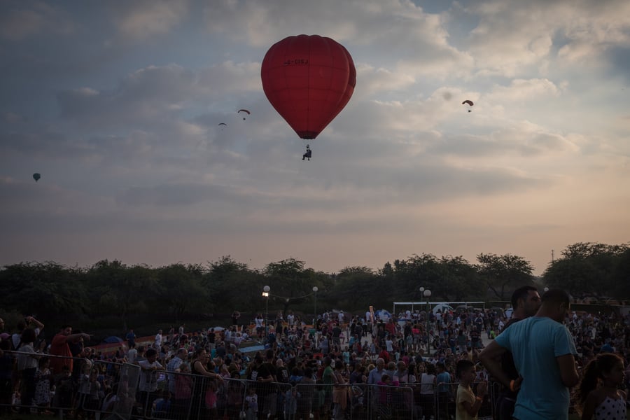 גלריה מרהיבה: פסטיבל כדורים פורחים בנגב