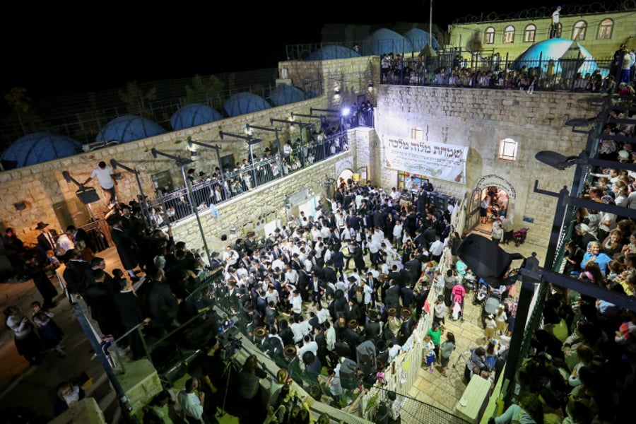 אלפים רקדו במלווה מלכה בציון רבי שמעון בר יוחאי • צפו