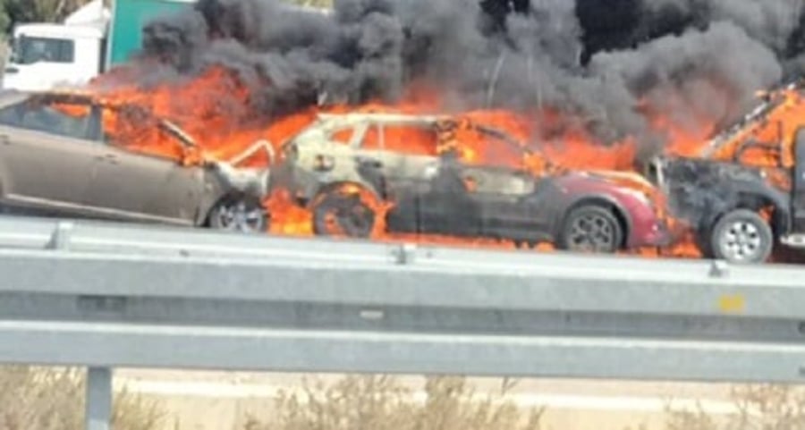 הרכבים נשרפים