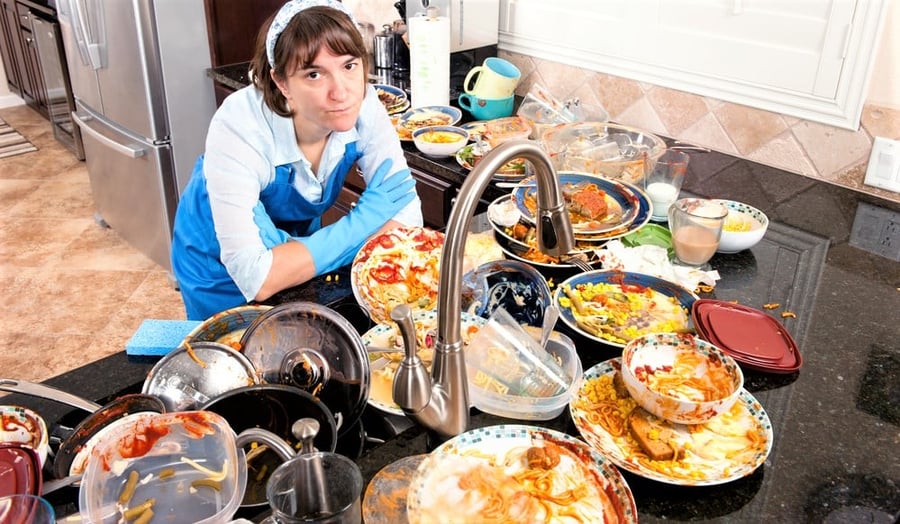 כך תסגרו 7 ארוחות חג בלי ערימות של כלים בכיור