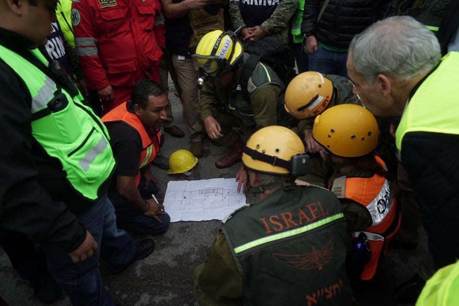 נמשכים מאמצי חילוץ הנפגעים במקסיקו