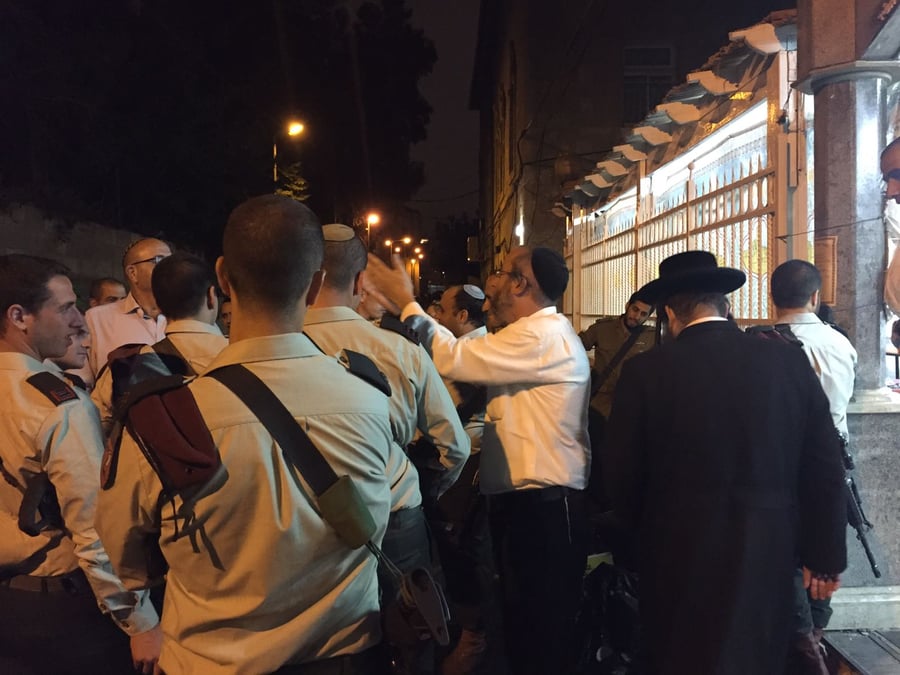 תיעוד: עשרות קציני צנחנים סיירו בירושלים והשתתפו בסליחות