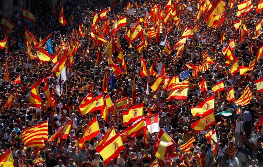 מאות אלפי מפגינים בקטלוניה נגד עצמאות