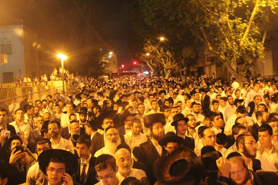 מישקולץ פ"ת: 50 אלף איש בשמחה הגדולה בישראל