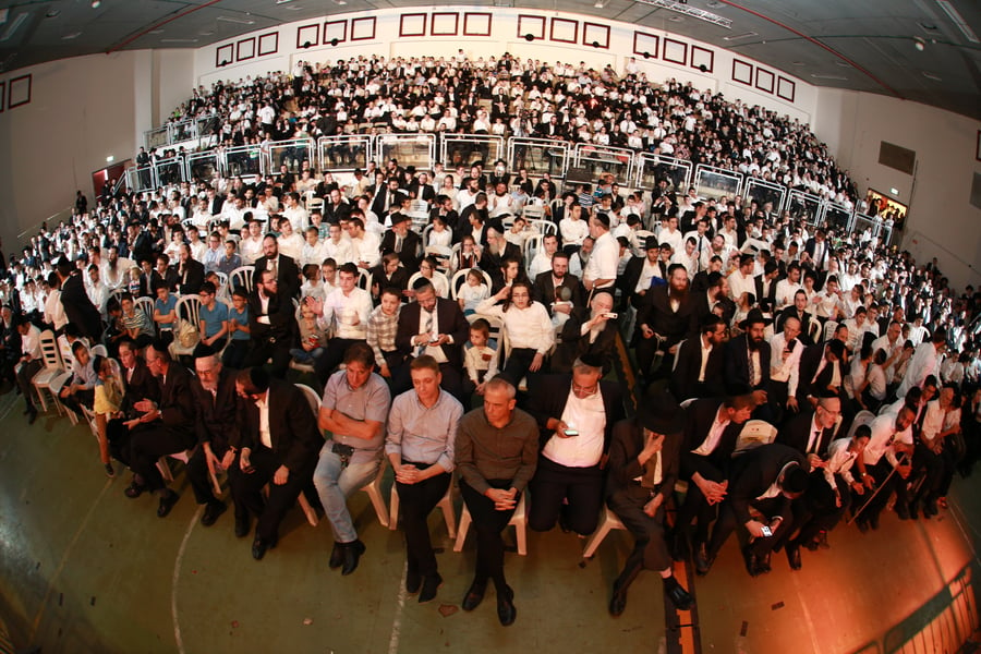 אלפים בשמחת בית השואבה של 'מעייני הישועה' בשיתוף 'מאוחדת'