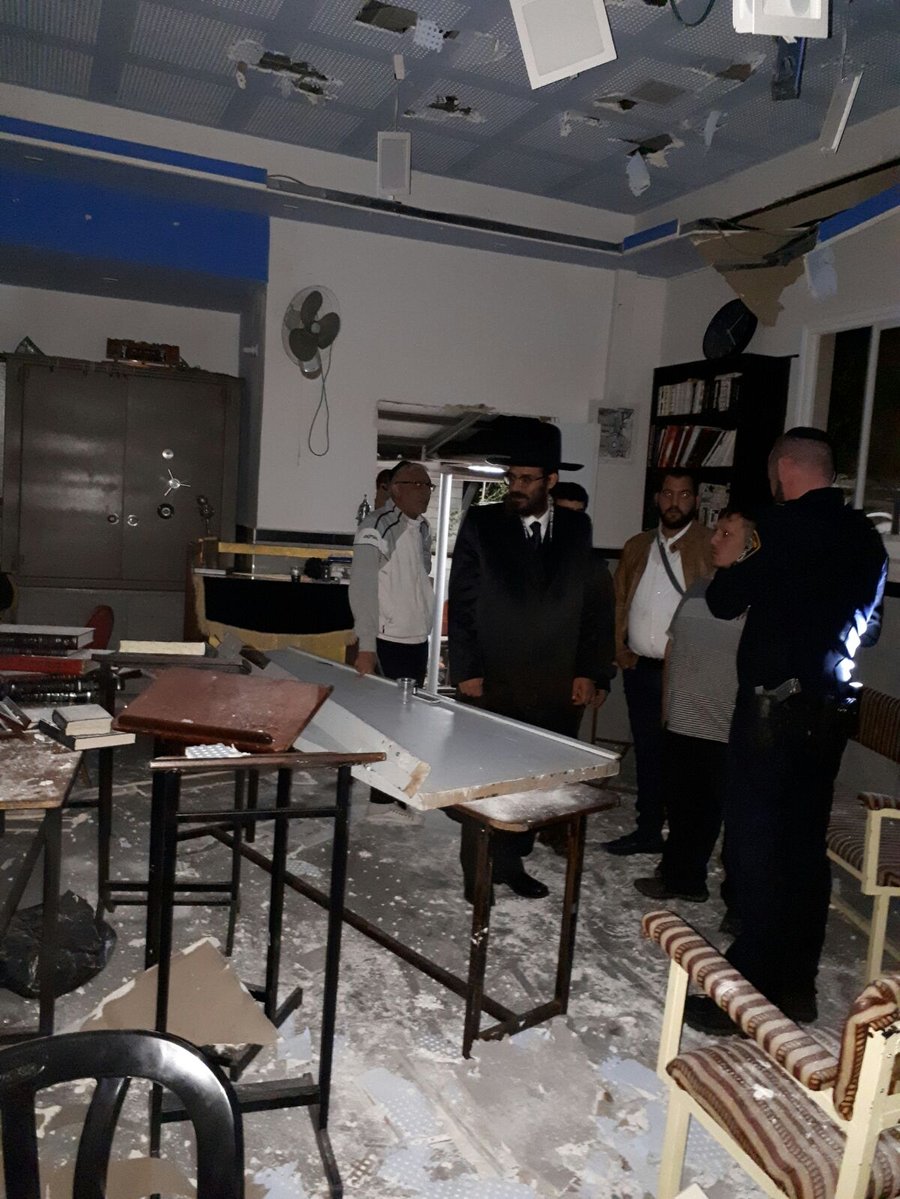 ירושלים: אלמונים פרצו וביצעו בפוגרום בבית הכנסת 'מוסאיוף' • צפו