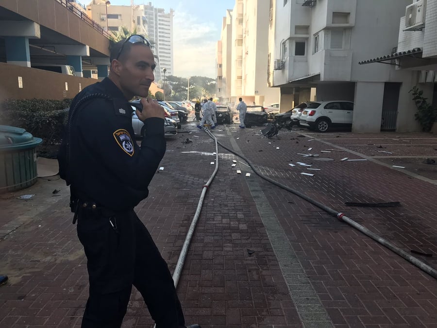 שניים נפצעו בפיצוץ רכב בחניון בניין באשדוד