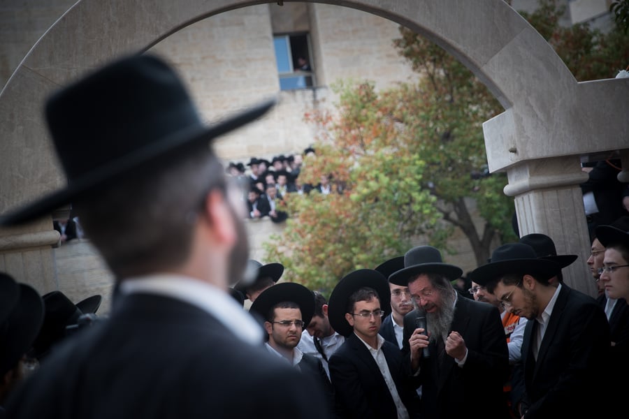 תיעוד דומע: אלפים ליוו את הגאון רבי דב יפה זצ"ל בירושלים