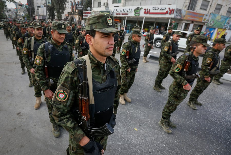 המצעד של כוחות הביטחון הפלסטינים בחברון • תיעוד