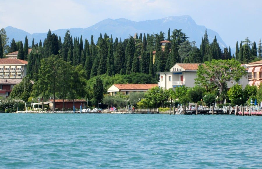 סיור בסירמיונה שבדרום אגם גרדה באיטליה