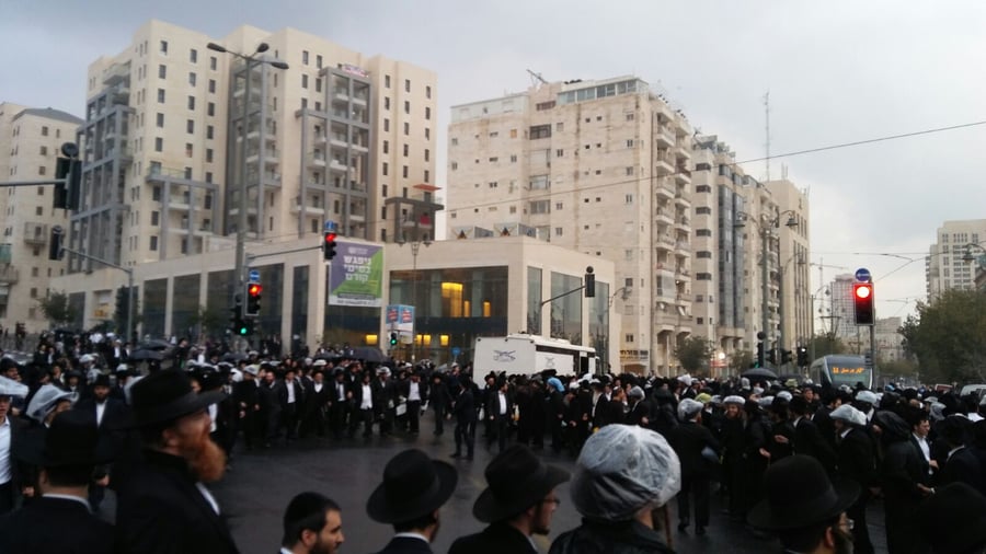 'הפלג' הפגינו בירושלים; 36 מפגינים נעצרו • צפו