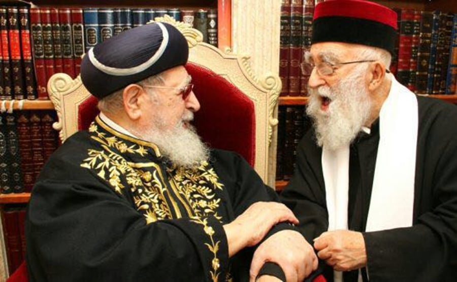 הרב מאמאן זצ"ל לצד מרן פוסק הדור רבינו עובדיה יוסף זצ"ל