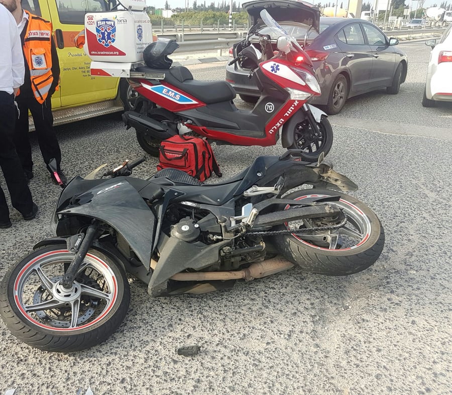 ליד אלעד: רוכב אופנוע חרדי החליק ונפצע