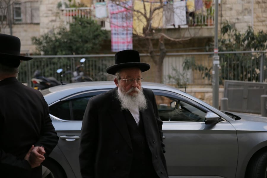 תיעוד: המועצת החסידית מתכנסת בירושלים