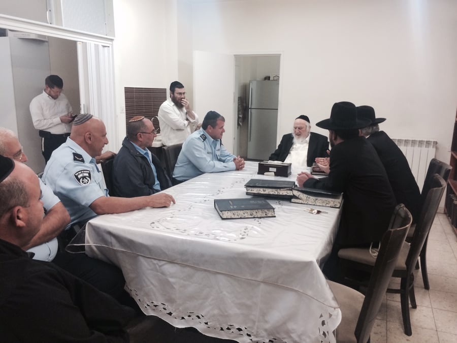 בפגישה עם בכירי משטרת ירושלים, כסלו תשע"ה