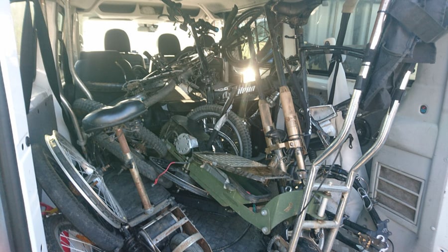 המשטרה עצרה 3 קטינים בחשד לגניבות אופניים חשמליים