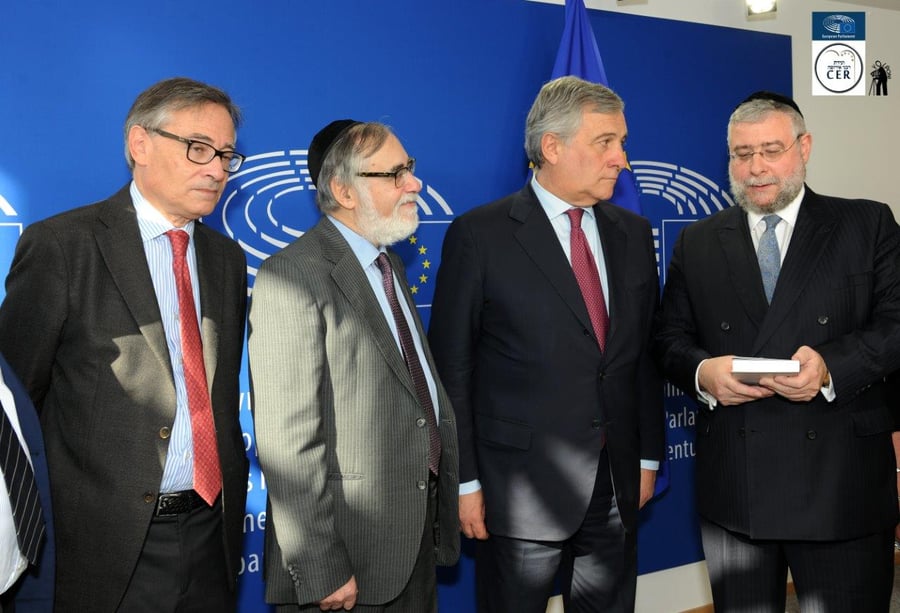 נשיא ה'וועידה', הרב גולדשמידט, עם ראשי האיחוד האירופי