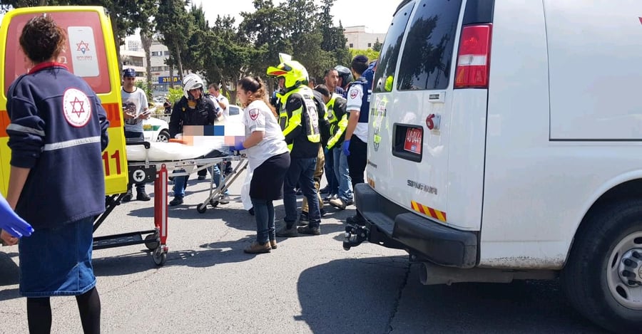 ירושלים: שני פצועים בניסיון חיסול בכניסה לקניון