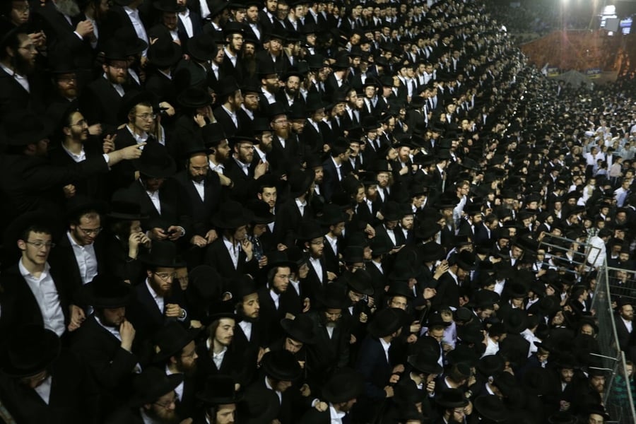 בנוכחות קהל אלפים: המדורה של הגרי"מ שכטר