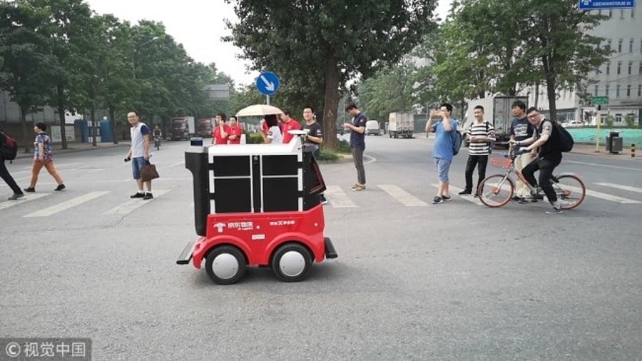 רק בסין: חברת המשלוחים הרובוטית החלה