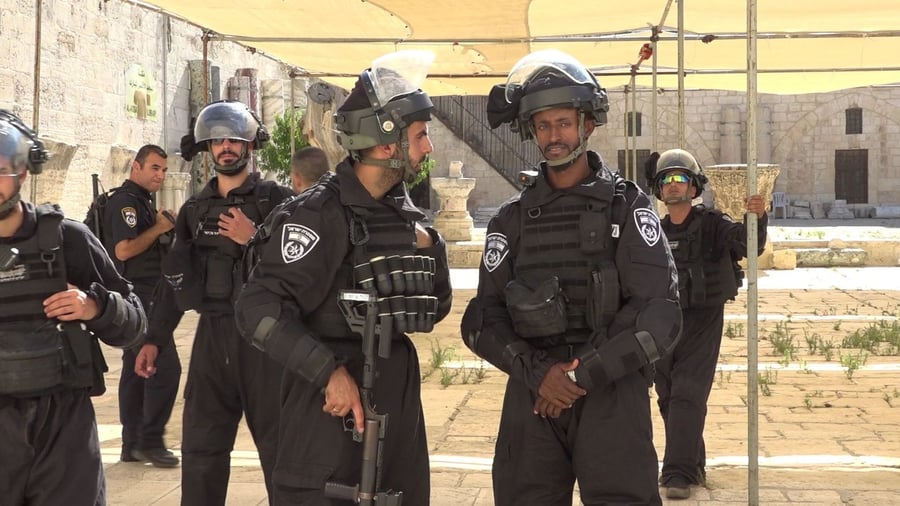24 פלסטינים נעצרו בהתפרעות בהר הבית