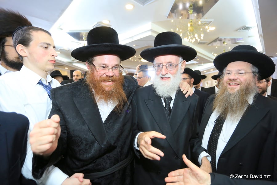 גדולי הרבנים בחתונת בן הרב פרץ מאיר