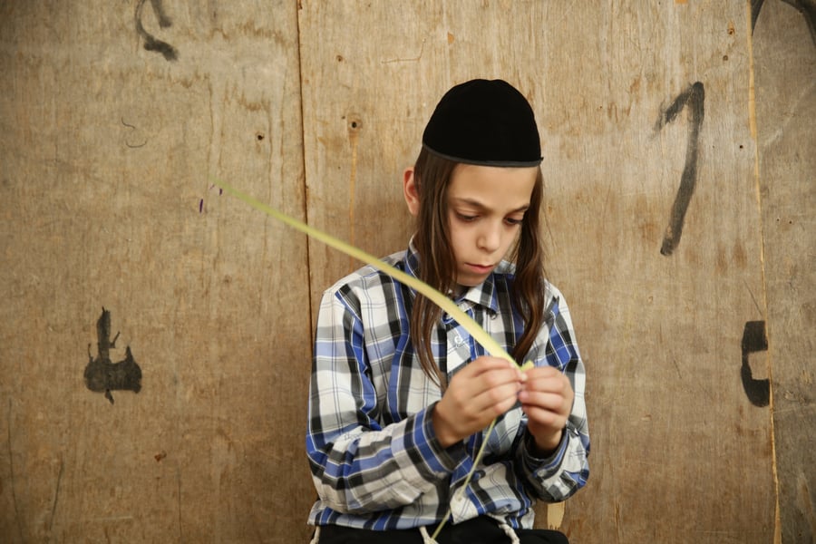 צפו בילדים הירושלמים מייצרים 'קוישיקלאך'